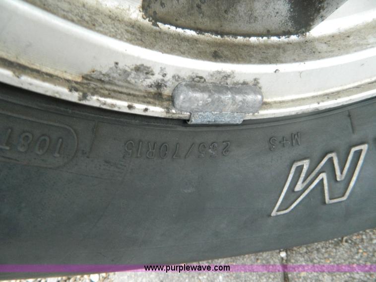 image for item B3921 1999 Ford Econoline E150 van