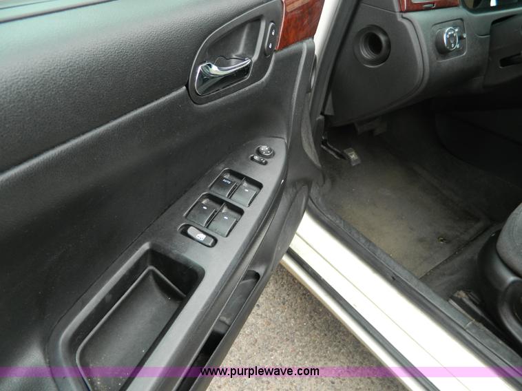 image for item B3924 2008 Chevrolet Impala LS