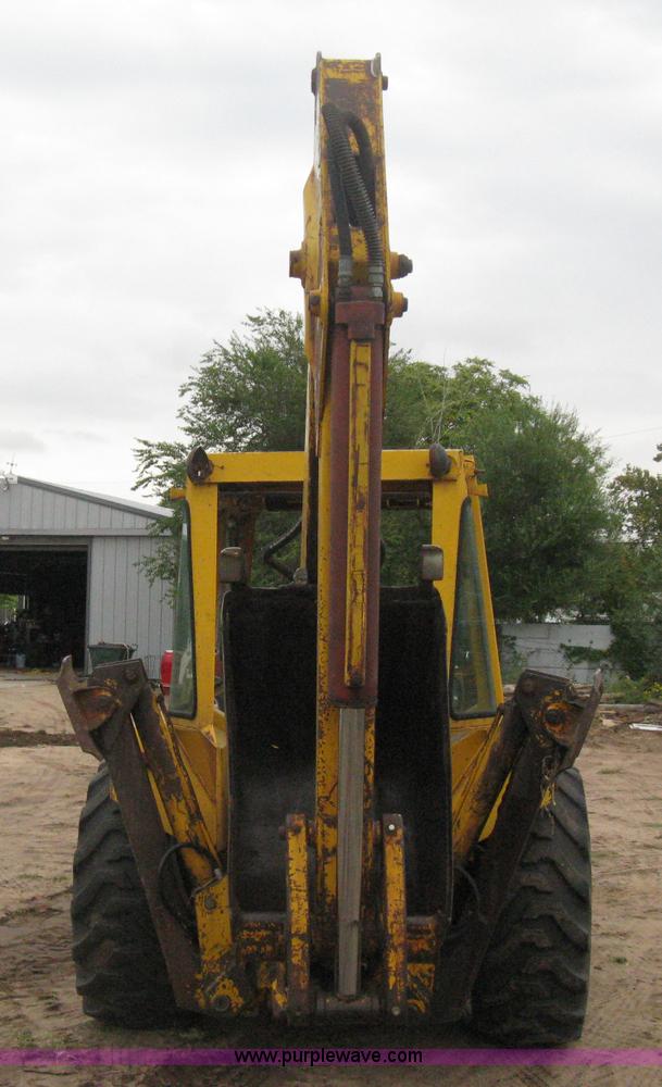 image for item B8173 Massey Fergusen 34A backhoe