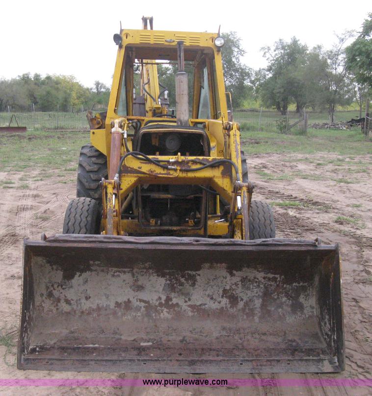 image for item B8173 Massey Fergusen 34A backhoe