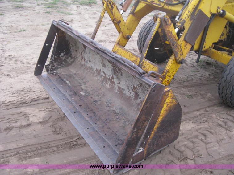image for item B8173 Massey Fergusen 34A backhoe