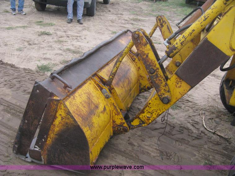 image for item B8173 Massey Fergusen 34A backhoe