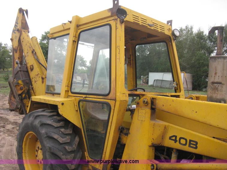 image for item B8173 Massey Fergusen 34A backhoe