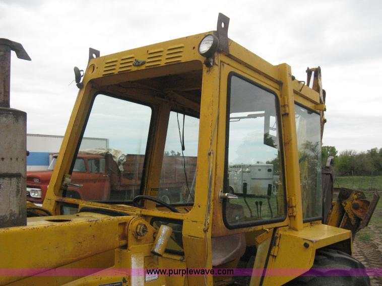 image for item B8173 Massey Fergusen 34A backhoe