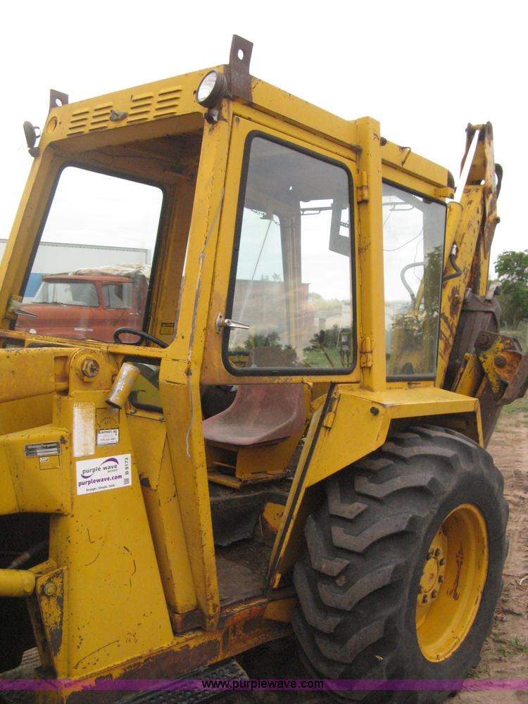image for item B8173 Massey Fergusen 34A backhoe