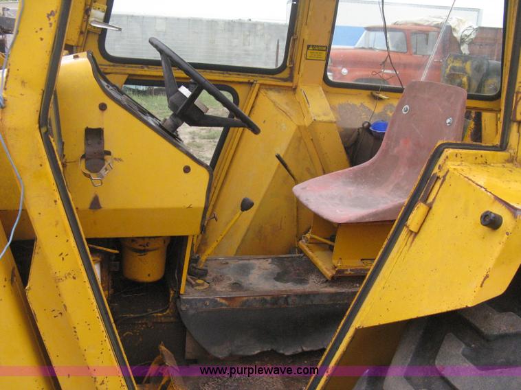 image for item B8173 Massey Fergusen 34A backhoe