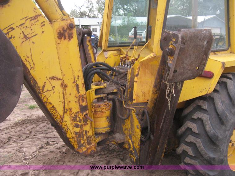 image for item B8173 Massey Fergusen 34A backhoe