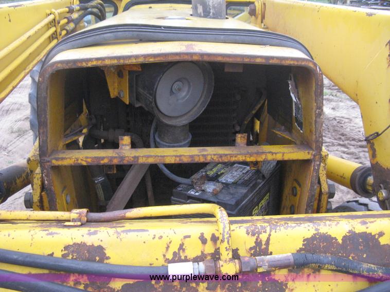 image for item B8173 Massey Fergusen 34A backhoe