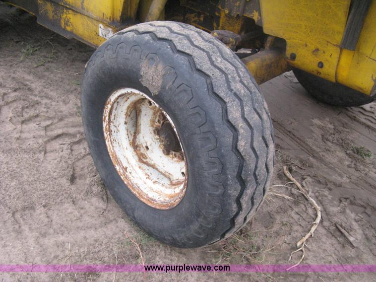 image for item B8173 Massey Fergusen 34A backhoe