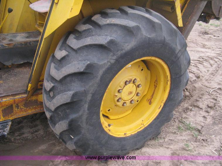 image for item B8173 Massey Fergusen 34A backhoe