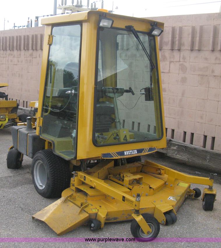 image for item B8202 1999 Hustler 3200 commercial ZTR lawn mower