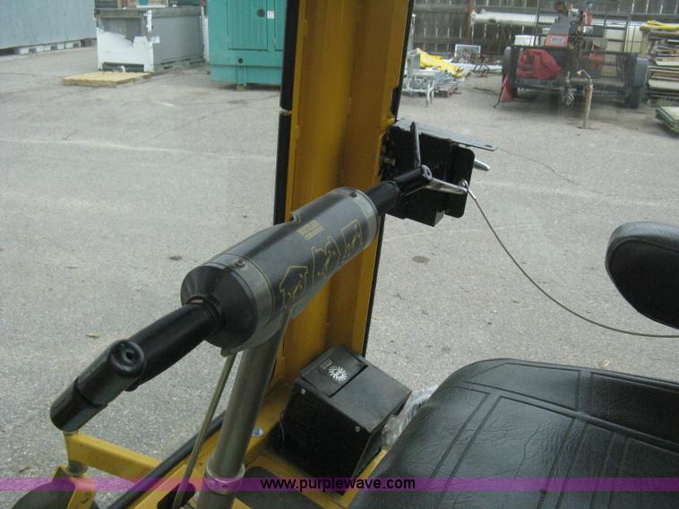 image for item B8202 1999 Hustler 3200 commercial ZTR lawn mower