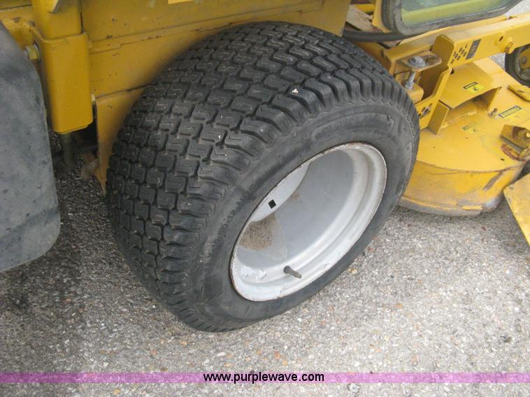 image for item B8202 1999 Hustler 3200 commercial ZTR lawn mower