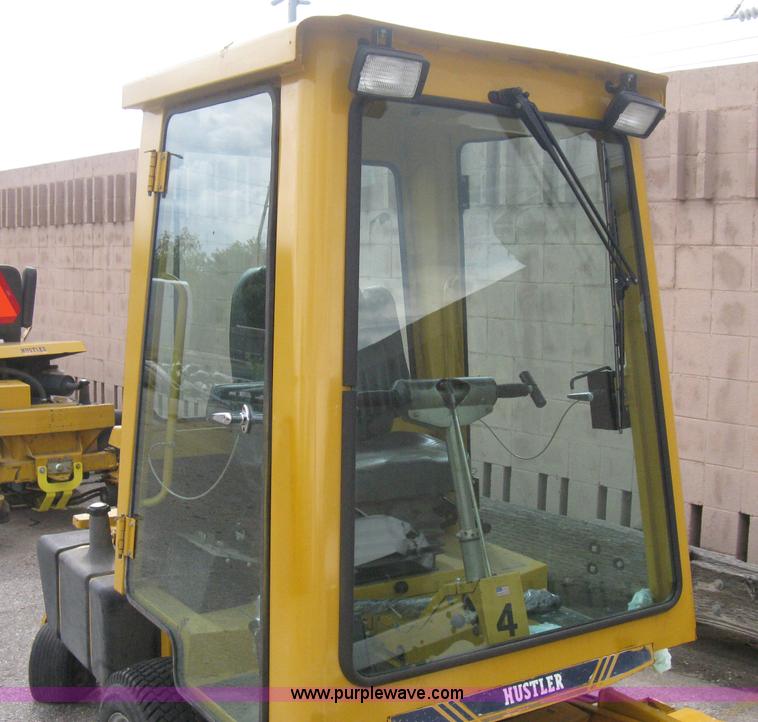 image for item B8202 1999 Hustler 3200 commercial ZTR lawn mower