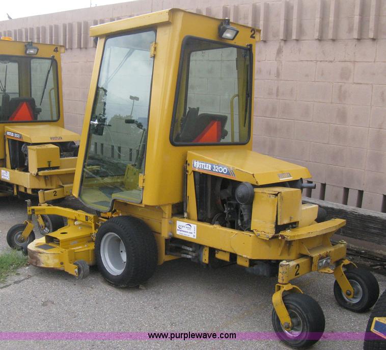 image for item B8207 1999 Hustler 3200 commercial ZTR lawn mower
