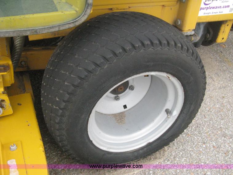 image for item B8207 1999 Hustler 3200 commercial ZTR lawn mower