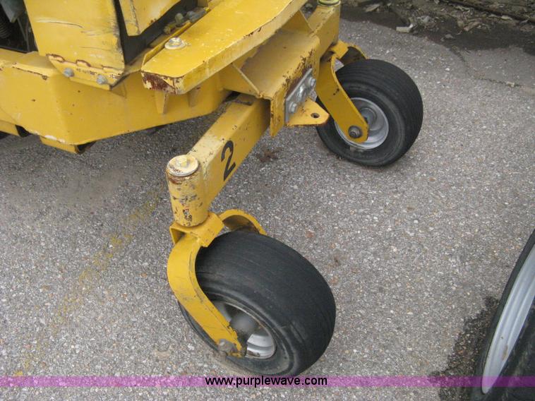 image for item B8207 1999 Hustler 3200 commercial ZTR lawn mower