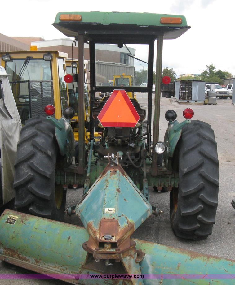 image for item B8209 1980 John Deere 2040 tractor