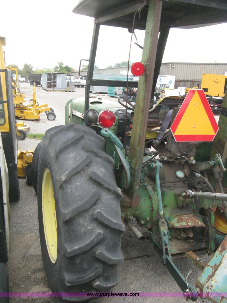 image for item B8209 1980 John Deere 2040 tractor