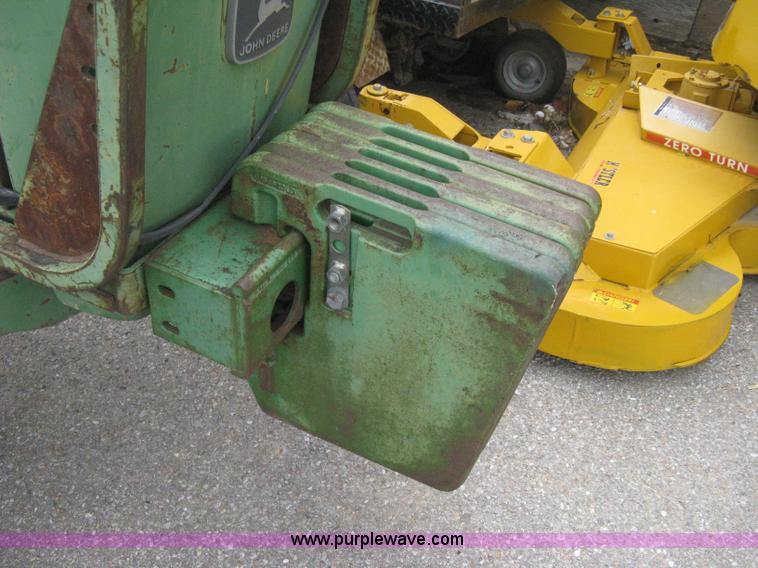 image for item B8209 1980 John Deere 2040 tractor
