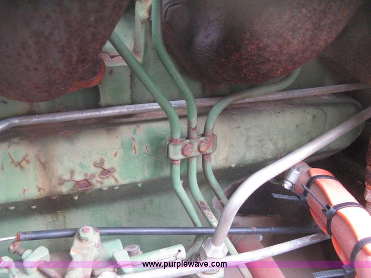 image for item B8209 1980 John Deere 2040 tractor