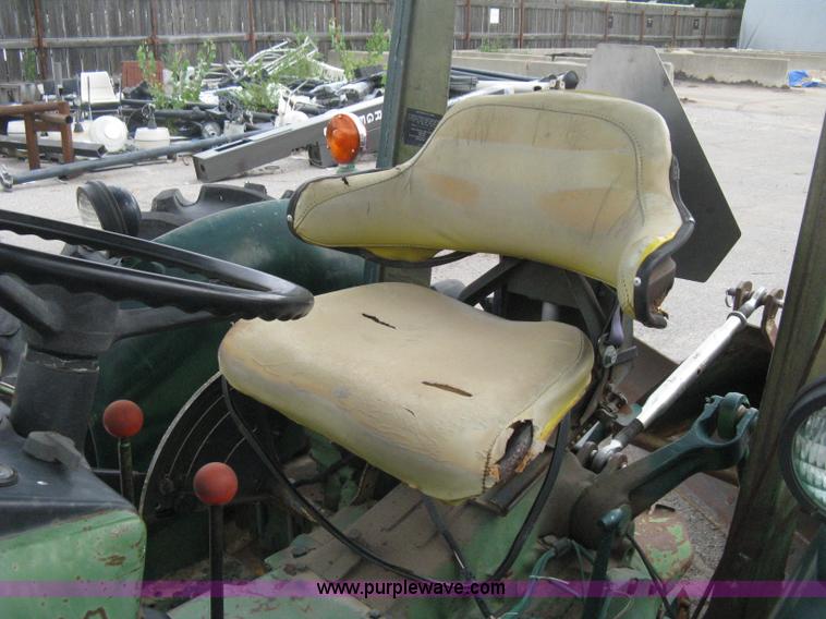 image for item B8209 1980 John Deere 2040 tractor