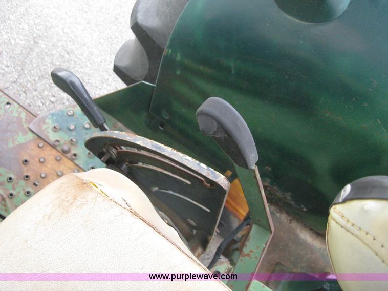 image for item B8209 1980 John Deere 2040 tractor