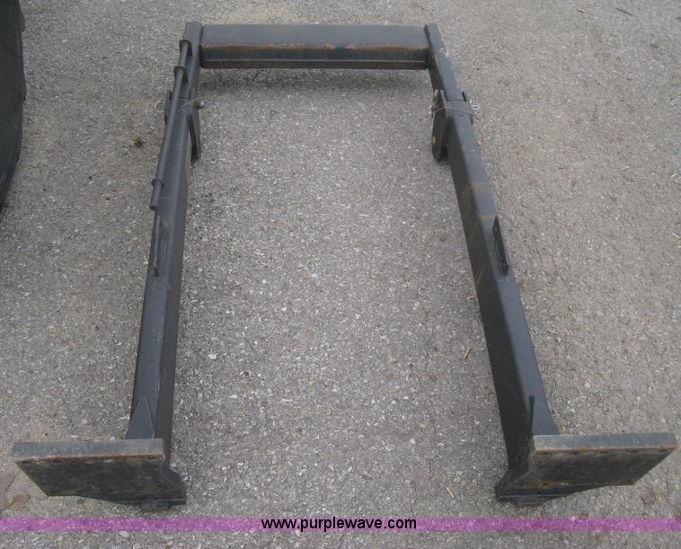 image for item B8209 1980 John Deere 2040 tractor