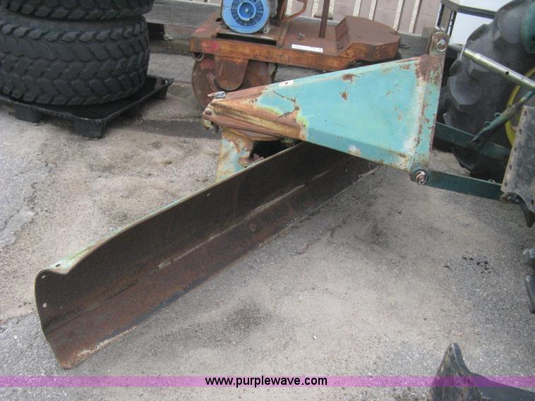 image for item B8209 1980 John Deere 2040 tractor