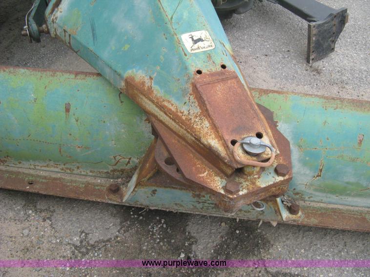 image for item B8209 1980 John Deere 2040 tractor