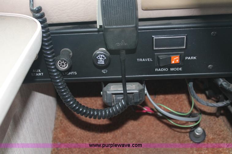 image for item C2824 1991 Fleetwood Bounder 31' RV camper