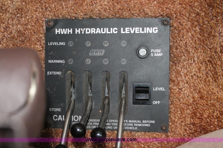 image for item C2824 1991 Fleetwood Bounder 31' RV camper