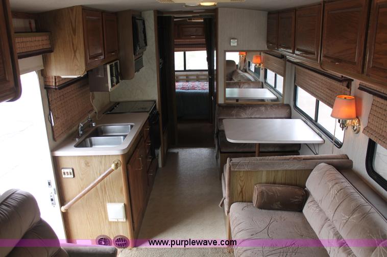 image for item C2824 1991 Fleetwood Bounder 31' RV camper