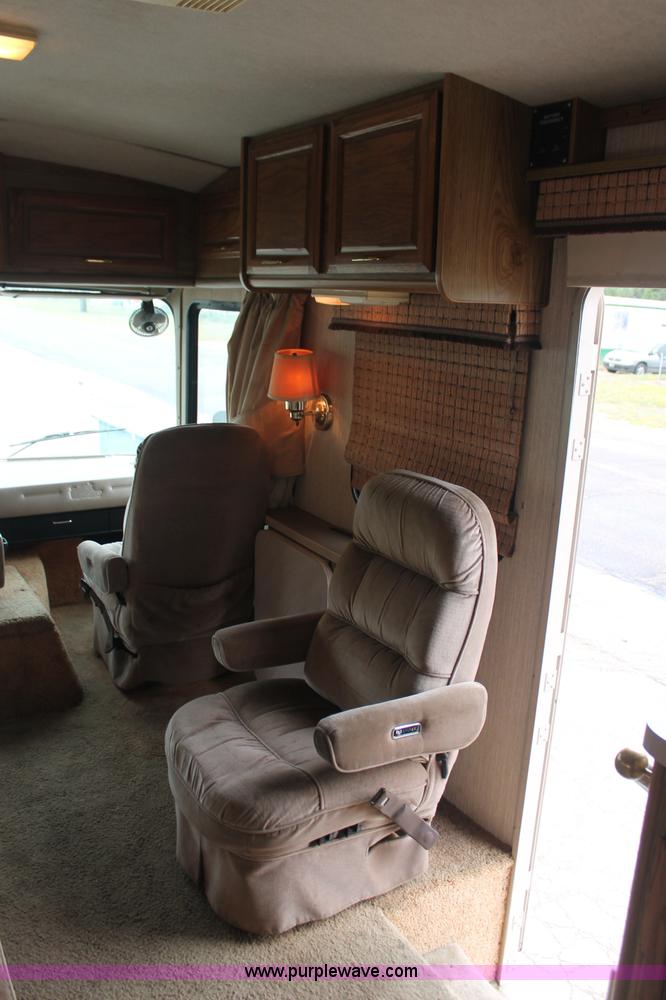 image for item C2824 1991 Fleetwood Bounder 31' RV camper