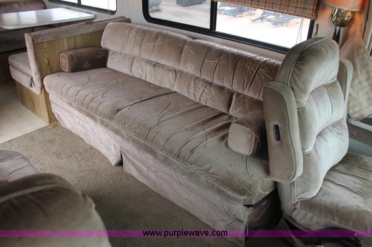 image for item C2824 1991 Fleetwood Bounder 31' RV camper