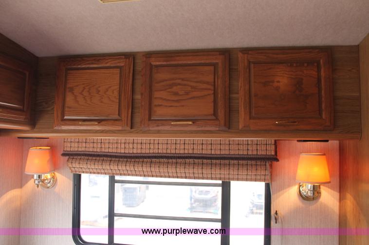 image for item C2824 1991 Fleetwood Bounder 31' RV camper