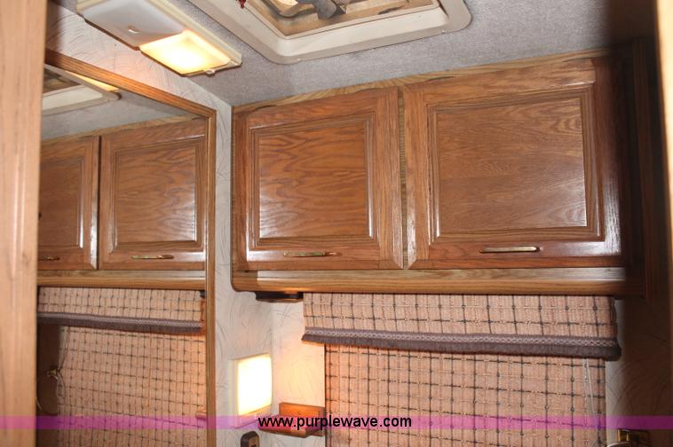 image for item C2824 1991 Fleetwood Bounder 31' RV camper