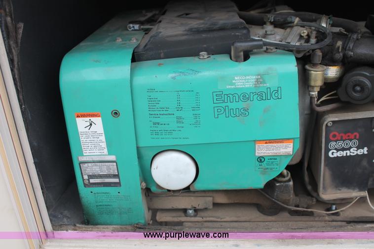 image for item C2824 1991 Fleetwood Bounder 31' RV camper