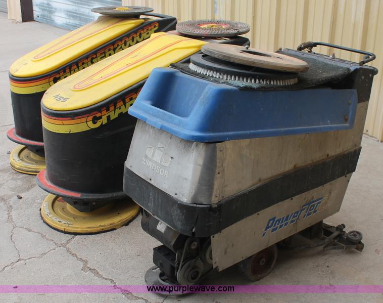 image for item C2826 Floor buffers and scrubber