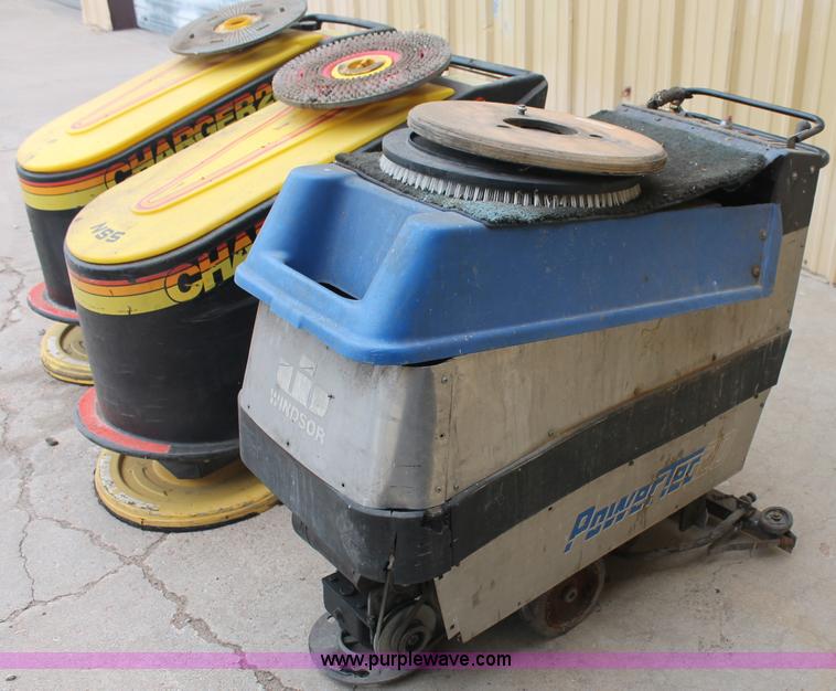 image for item C2826 Floor buffers and scrubber