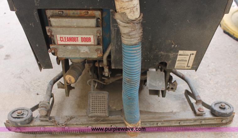 image for item C2826 Floor buffers and scrubber