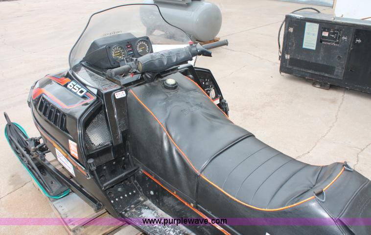 image for item C2829 1990 Polaris Indy 650 snowmobile