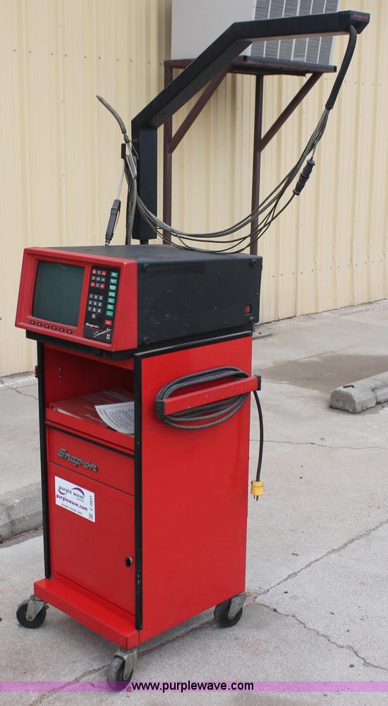 image for item C2831 Digital oscilloscope and exhaust analyzer