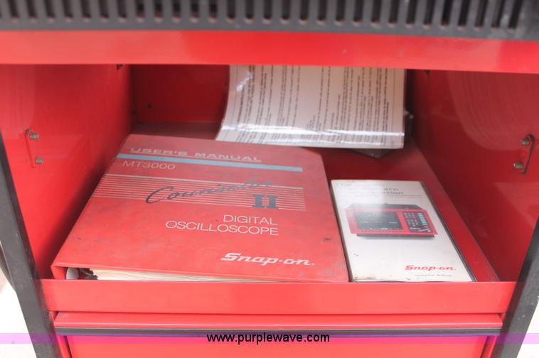 image for item C2831 Digital oscilloscope and exhaust analyzer