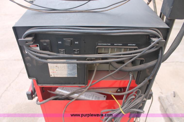 image for item C2831 Digital oscilloscope and exhaust analyzer