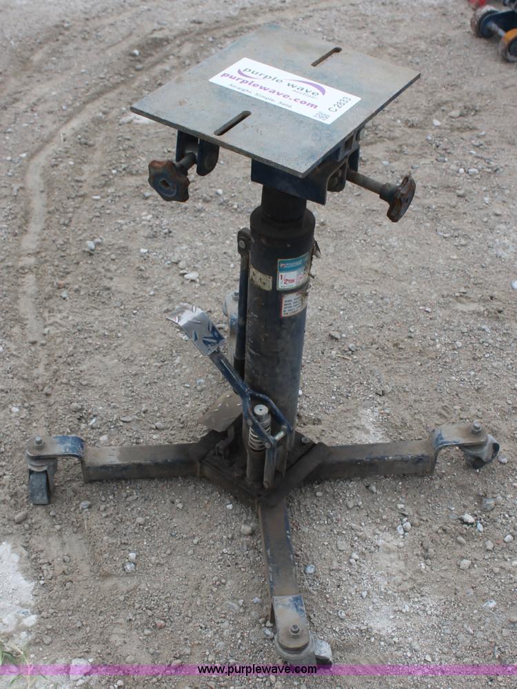 image for item C2833 Nesco telescoping hydraulic high lift transmission jack
