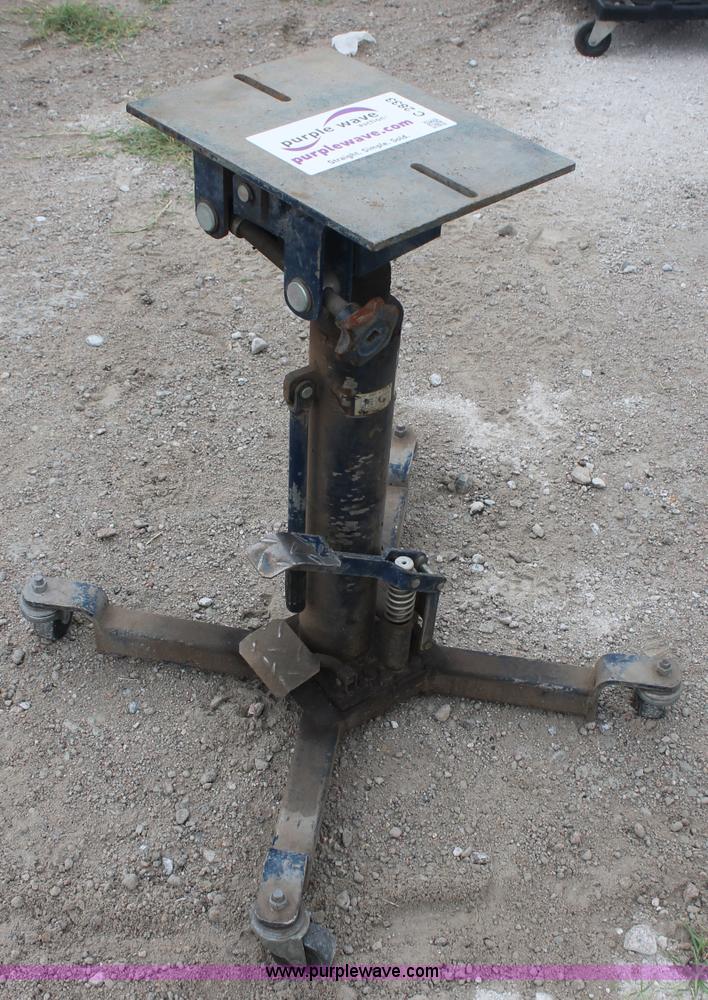 image for item C2833 Nesco telescoping hydraulic high lift transmission jack