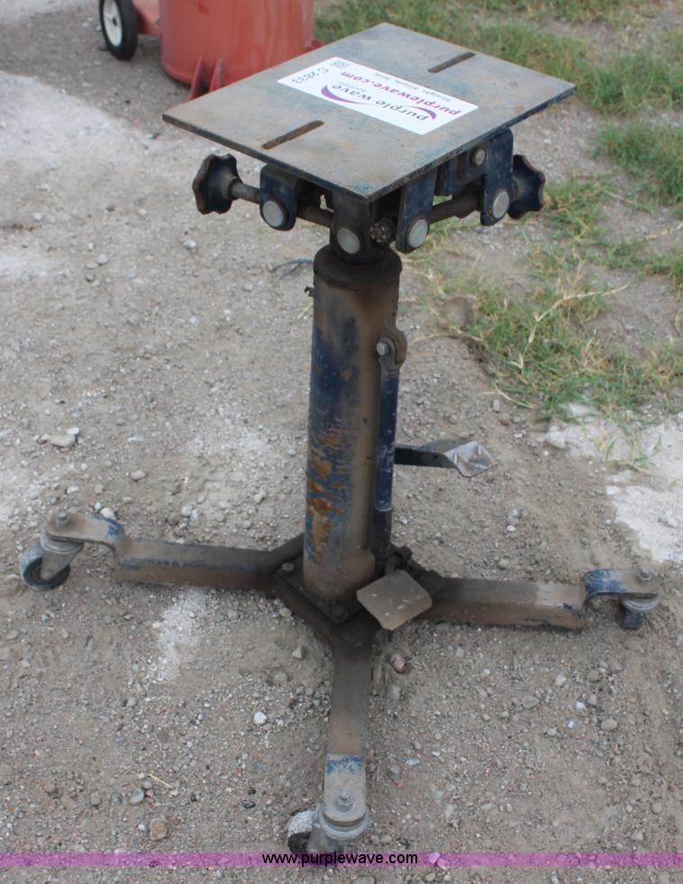 image for item C2833 Nesco telescoping hydraulic high lift transmission jack