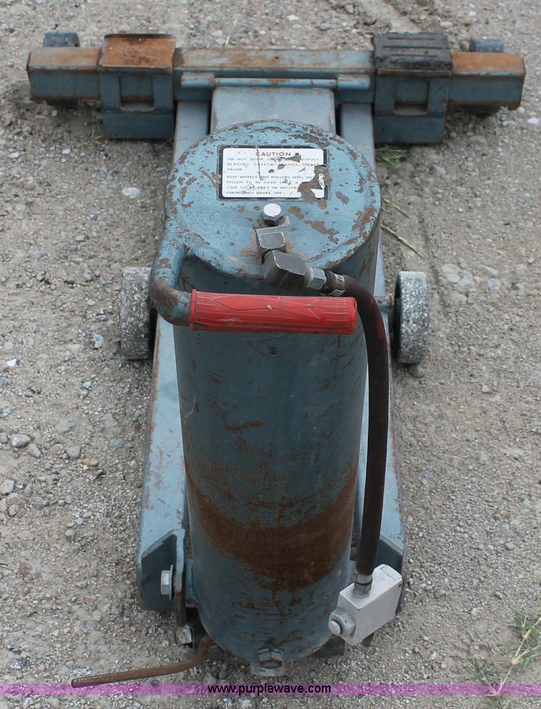 image for item C2834 Vulcan FL32 low profile air jack