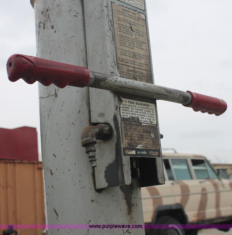 image for item C2835 Grey air bumper jack